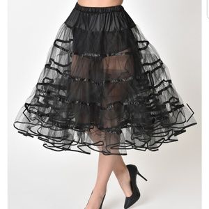 L black petticoat